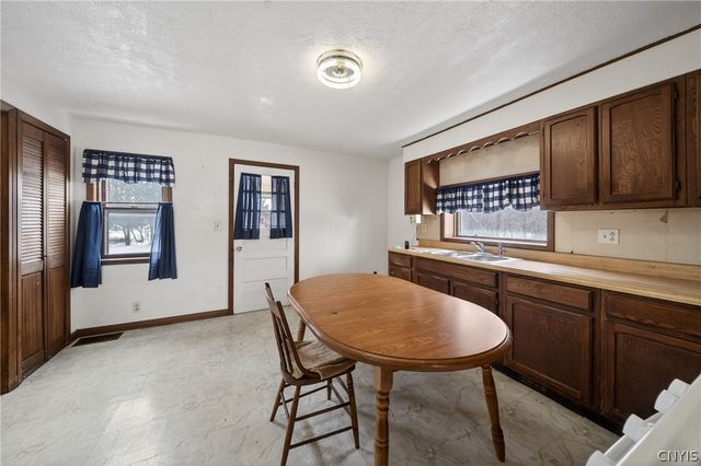 102 Burrows Street, Dewitt, NY 13057