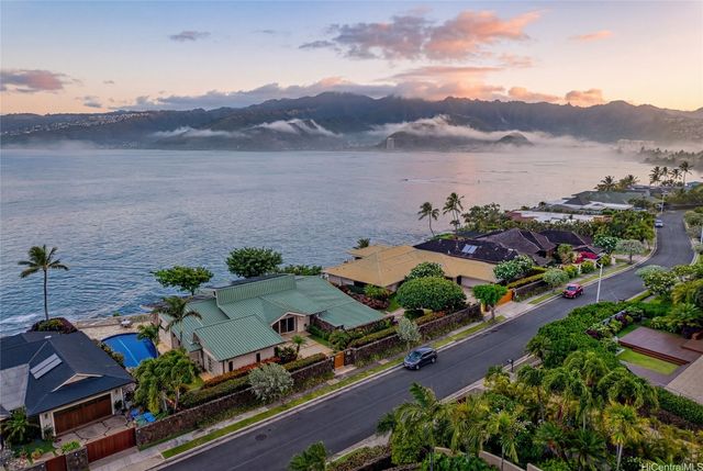 120 Hanapepe Loop, Honolulu, HI 96825