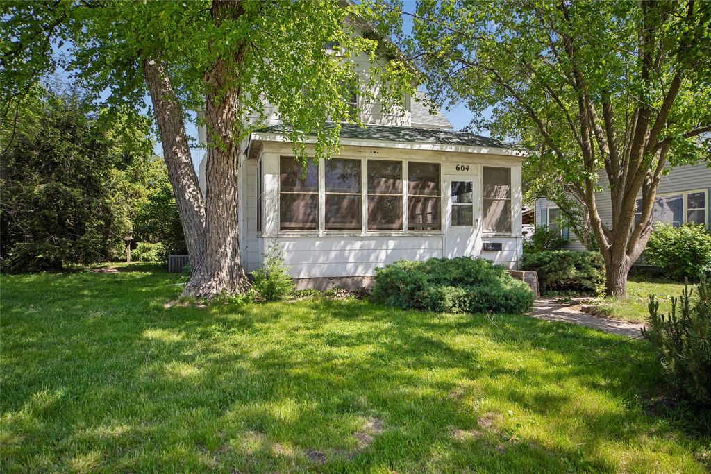 604 Willis Avenue, Perry, IA 50220