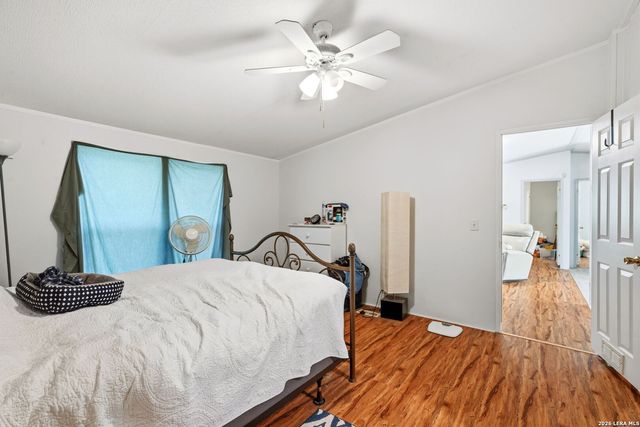 216 OAK GRV, La Vernia, TX 78121