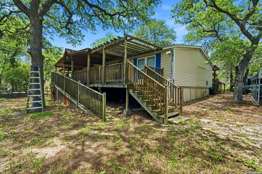 216 OAK GRV, La Vernia, TX 78121