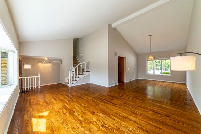 200 N Maple Street, Addison, IL 60101