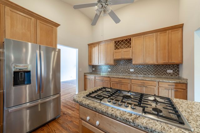 200 N Maple Street, Addison, IL 60101