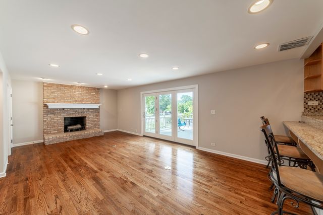 200 N Maple Street, Addison, IL 60101