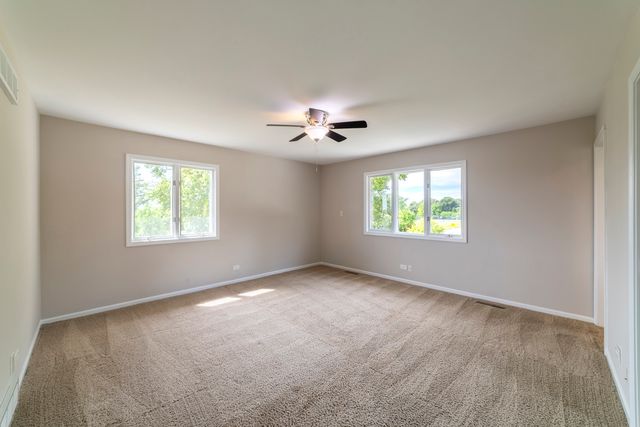 200 N Maple Street, Addison, IL 60101