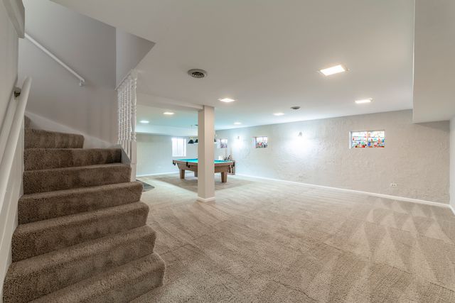200 N Maple Street, Addison, IL 60101