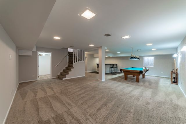 200 N Maple Street, Addison, IL 60101