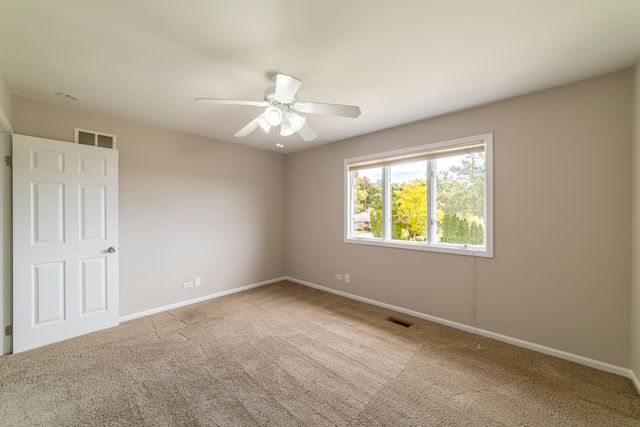 200 N Maple Street, Addison, IL 60101