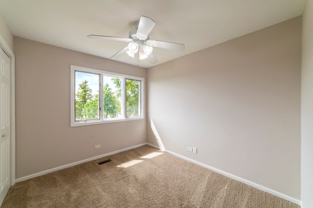 200 N Maple Street, Addison, IL 60101