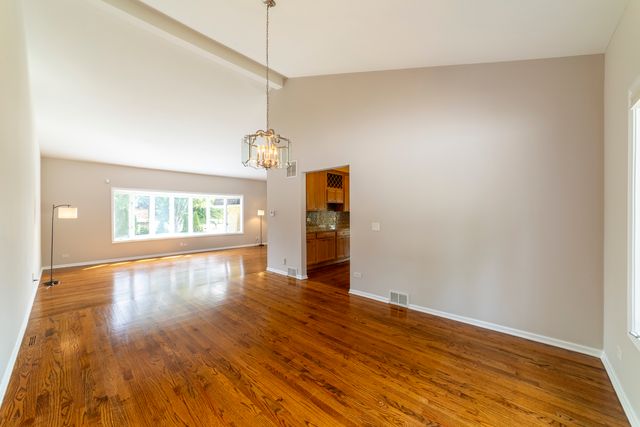 200 N Maple Street, Addison, IL 60101