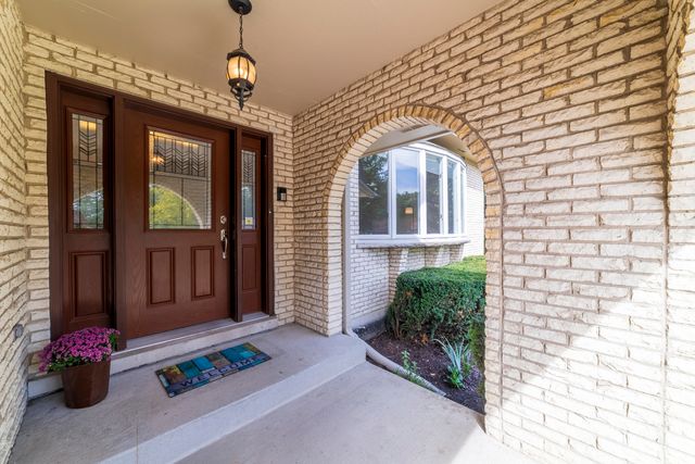 200 N Maple Street, Addison, IL 60101