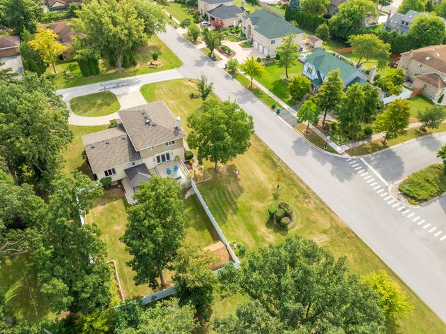 200 N Maple Street, Addison, IL 60101