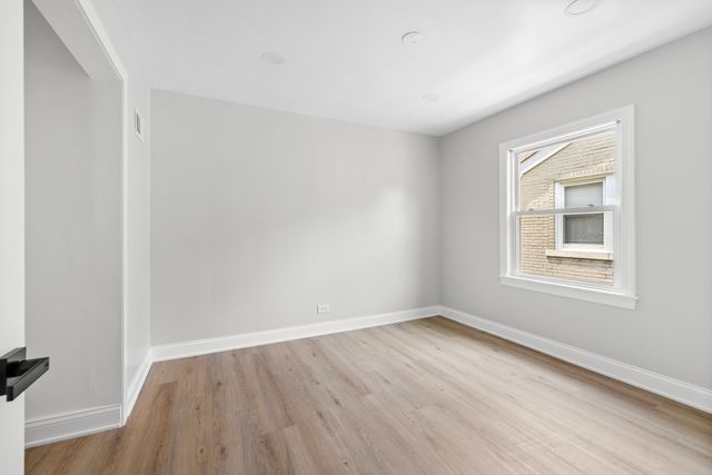 2830 W Summerdale Avenue 2, Chicago, IL 60625