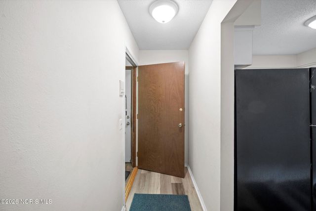 4040 Stonehenge Drive, Sylvania, OH 43560