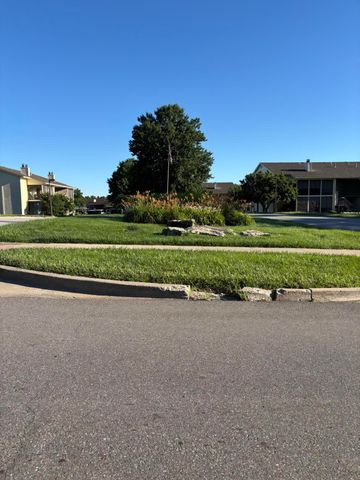 1707 PARK DEVILLE PL, Columbia, MO 65203