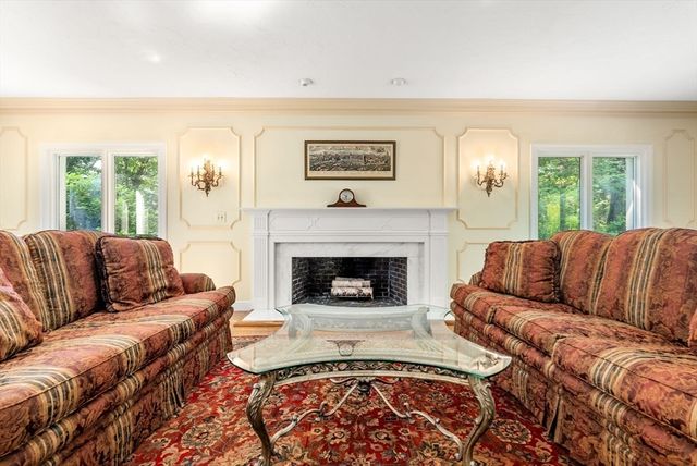 11 Fox Run Rd, Dover, MA 02030