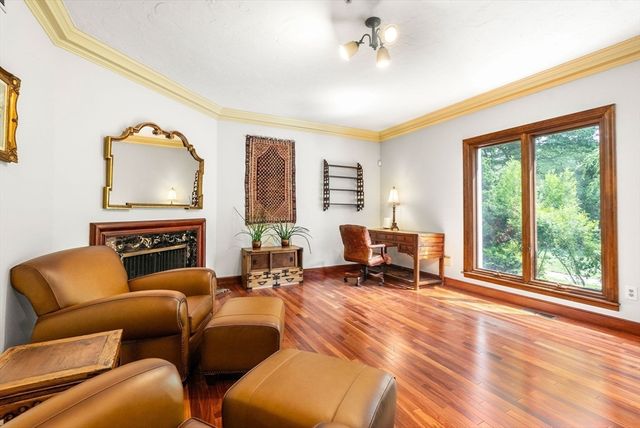 11 Fox Run Rd, Dover, MA 02030