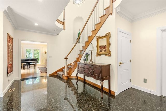 11 Fox Run Rd, Dover, MA 02030