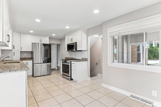 9035 W Morgan AVENUE, Milwaukee, WI 53228