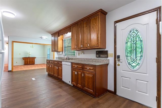 205 Shackleford RD, Yorktown, VA 23693