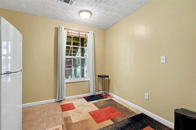 4353 Flat Stone Lane, Snellville, GA 30039