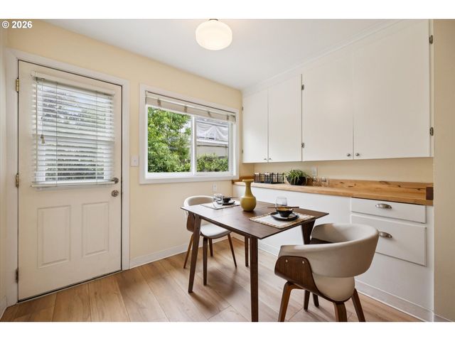 1307 Se 37TH Ave, Portland, OR 97214