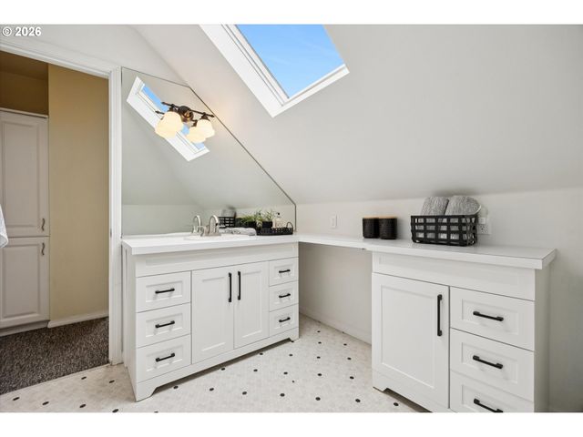 1307 Se 37TH Ave, Portland, OR 97214