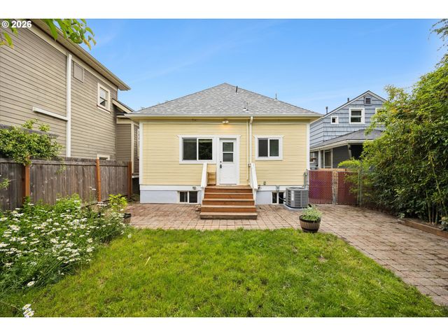 1307 Se 37TH Ave, Portland, OR 97214