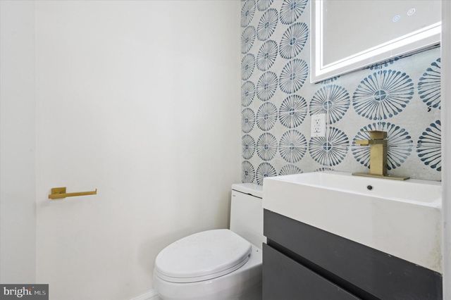 5637 RODMAN ST, Philadelphia, PA 19143