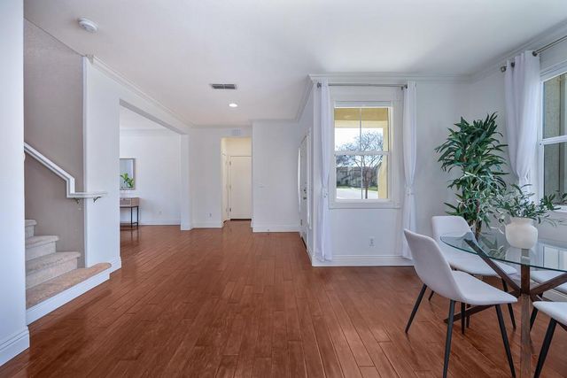 341 Anjou Cir, Sacramento, CA 95835