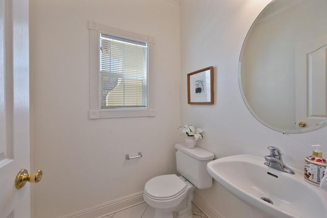 341 Anjou Cir, Sacramento, CA 95835