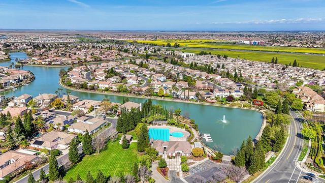 341 Anjou Cir, Sacramento, CA 95835