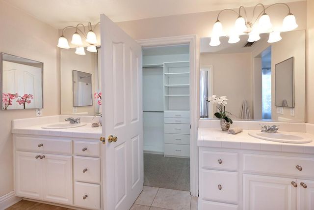 341 Anjou Cir, Sacramento, CA 95835