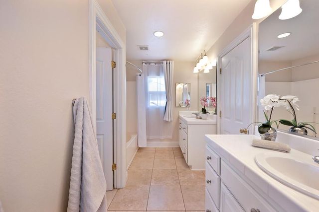 341 Anjou Cir, Sacramento, CA 95835