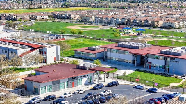 341 Anjou Cir, Sacramento, CA 95835