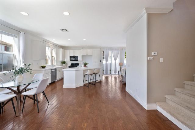 341 Anjou Cir, Sacramento, CA 95835