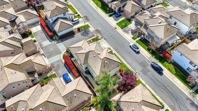 341 Anjou Cir, Sacramento, CA 95835