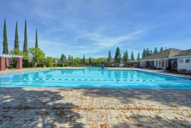 341 Anjou Cir, Sacramento, CA 95835