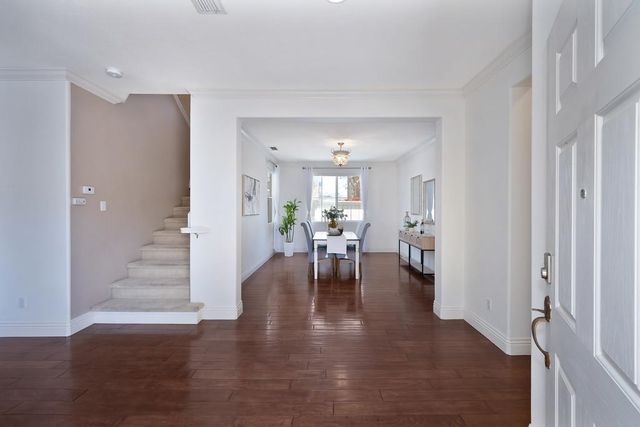 341 Anjou Cir, Sacramento, CA 95835