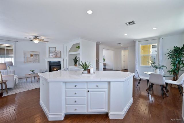 341 Anjou Cir, Sacramento, CA 95835