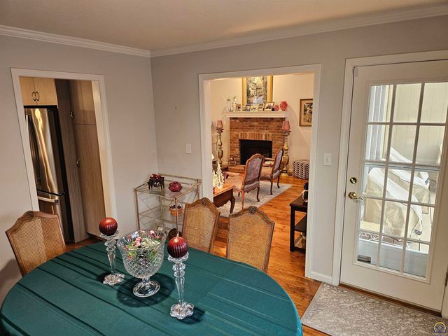 2809 SW Tallgrass DR, Topeka, KS 66614