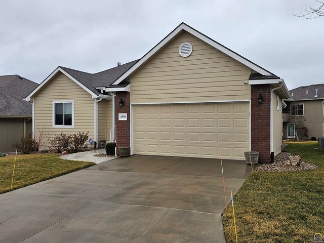 2809 SW Tallgrass DR, Topeka, KS 66614