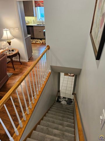 2809 SW Tallgrass DR, Topeka, KS 66614