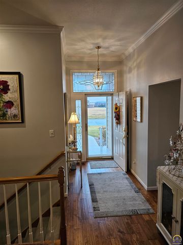 2809 SW Tallgrass DR, Topeka, KS 66614