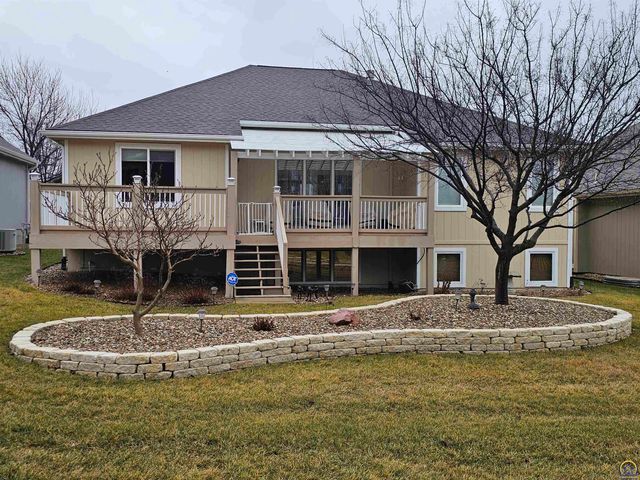 2809 SW Tallgrass DR, Topeka, KS 66614