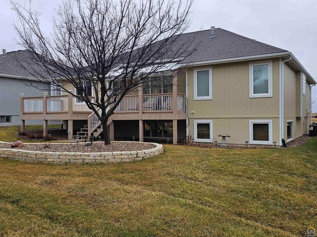 2809 SW Tallgrass DR, Topeka, KS 66614