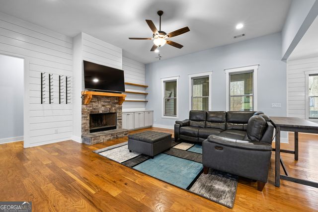 180 Lawshe Farm Drive, Senoia, GA 30276