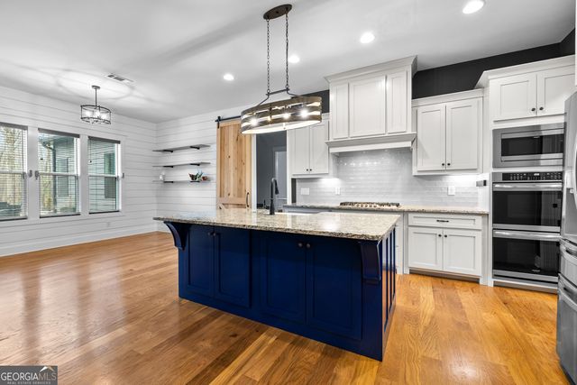 180 Lawshe Farm Drive, Senoia, GA 30276