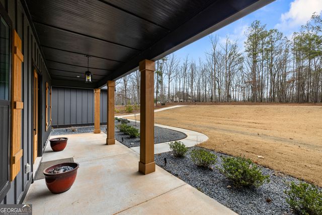 180 Lawshe Farm Drive, Senoia, GA 30276