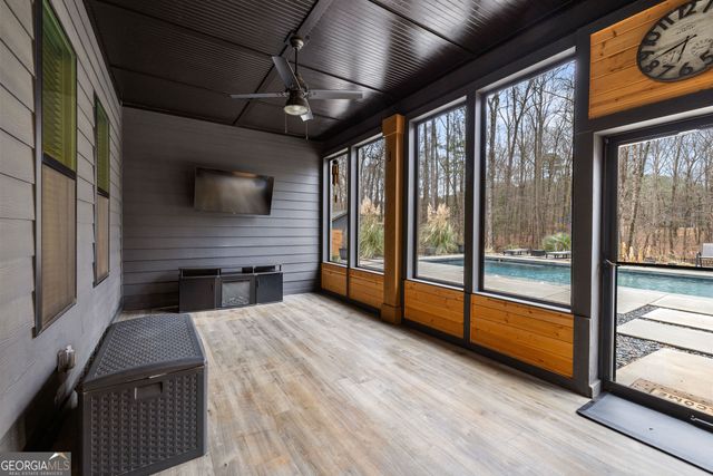 180 Lawshe Farm Drive, Senoia, GA 30276